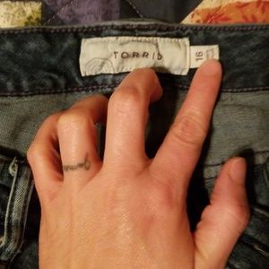 Torrid capri jeans